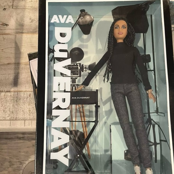 🎉HOSTPICK🎉Barbie PlatinumLabel Ava DuVernay Doll - Picture 2 of 9